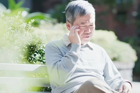 Bố đi biệt hơn 10 năm, ngày trở về tiết lộ một sự thật khiến tôi lặng người