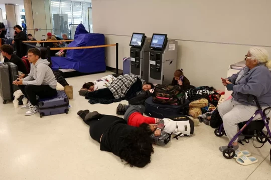 Hàng nghìn du khách mắc kẹt tại Caribe vì Mỹ tập kích Venezuela