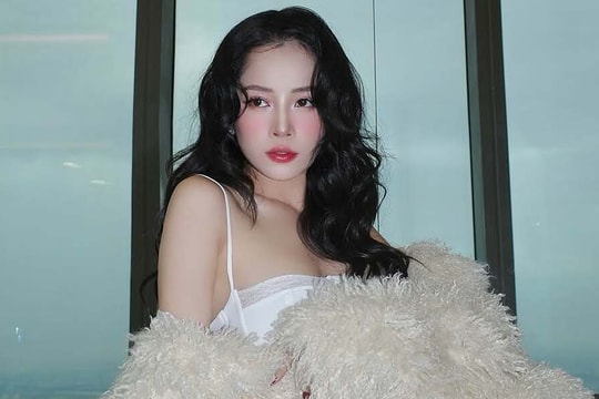 Bộ sưu tập áo lông đủ sắc màu của Chi Pu