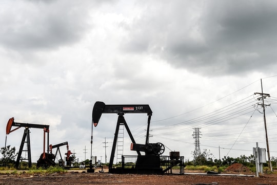 Xuất khẩu dầu mỏ Venezuela tê liệt