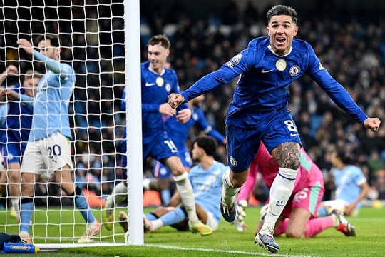 Chelsea giật điểm từ Man City ở phút bù