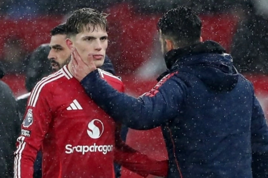 Garnacho thích bài viết Man Utd sa thải Amorim