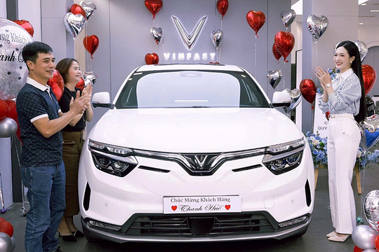 VinFast tung loạt ưu đãi ôtô, xe máy điện dịp đầu năm
