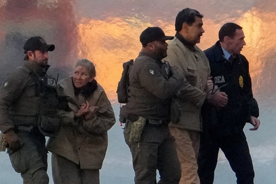 Ông Maduro lần đầu xuất hiện ở tòa án Mỹ