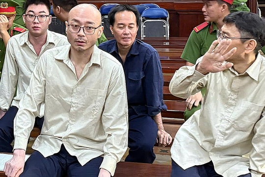 Hai ông chủ nhà hàng Hàn Quốc lĩnh án vì cho tiếp viên bán dâm