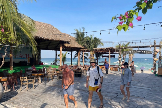 'Tìm mãi chưa thấy đường xuống bãi biển' ở Phú Quốc