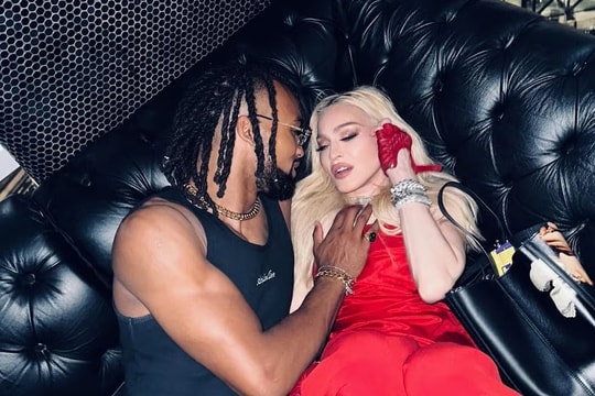Madonna tiệc tùng với bạn trai kém 38 tuổi