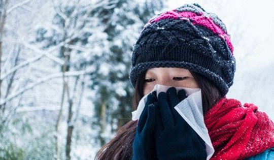 Chuyển lạnh đột ngột: Mặc ấm thế nào, ăn gì để tăng cường sức khỏe?