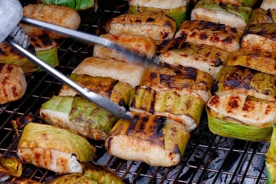 Khách Mỹ ăn món "tráng miệng ngon nhất thế giới" ở TPHCM, giá 20.000 đồng