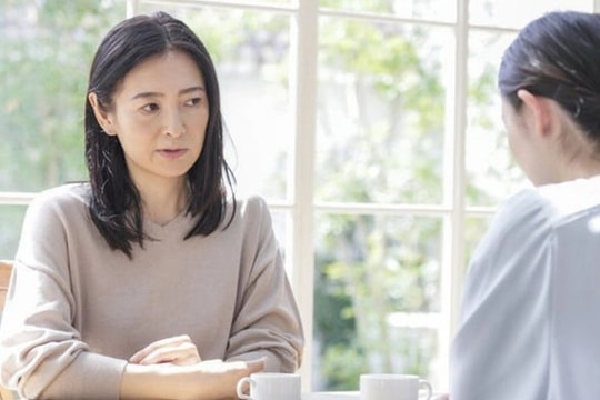 Gửi con cho mẹ chồng, tôi sững người khi bà tính mỗi bữa ăn 20.000 đồng