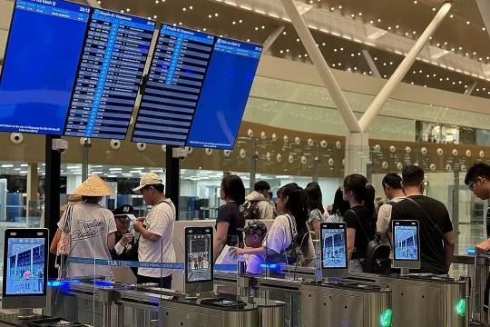 Đường bay Hà Nội - TP HCM vào top bận rộn nhất thế giới