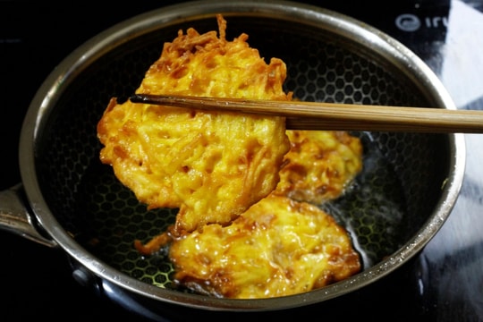 Công thức bánh khoai lang giòn lâu, không ngấm dầu