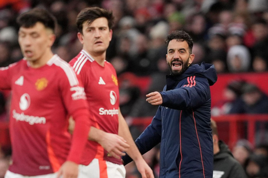 Maguire tri ân Amorim