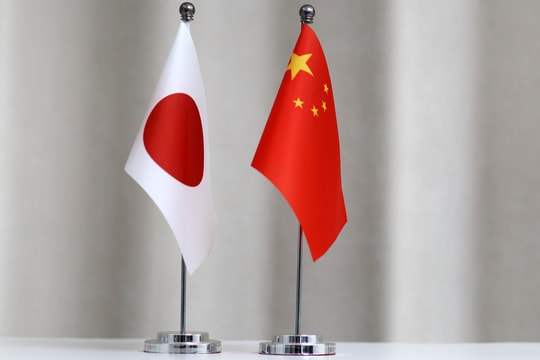 Trung Quốc cấm xuất khẩu hàng lưỡng dụng sang Nhật Bản