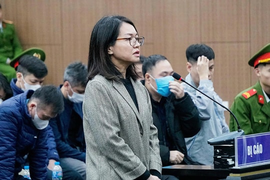 Cựu cục trưởng khai không bắt đưa tiền nhưng hỏi 'mức cảm ơn' với mỗi hồ sơ