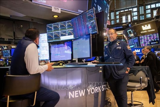 Chỉ số Dow Jones tiến gần mốc lịch sử 50.000 điểm