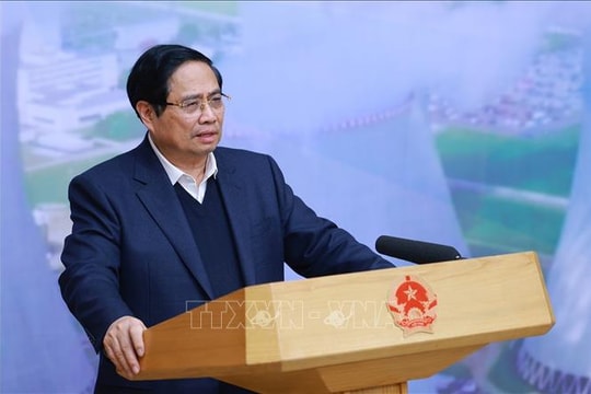 Thủ tướng Phạm Minh Chính: Làm ngày không đủ, tranh thủ làm đêm để thúc đẩy dự án điện hạt nhân