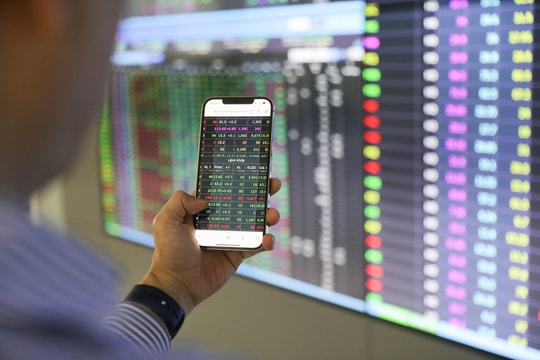 VN-Index tiếp tục lập kỷ lục mới