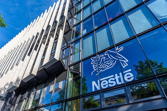 Nestlé thu hồi sữa bột tại 25 quốc gia nghi nhiễm độc tố