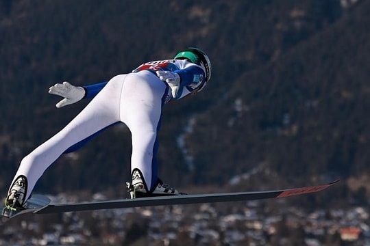Nghi vấn gian lận từ đũng quần của VĐV trượt tuyết