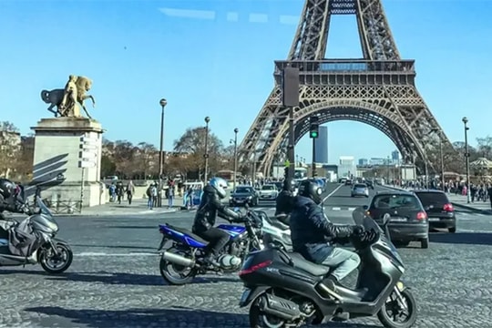 Pháp phạt tù người lái xe quá tốc độ 50 km/h