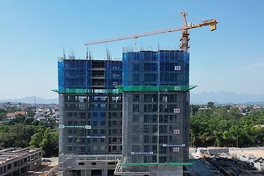 Ba người bị bắt trong vụ làm giả giấy tờ mua bán 300 căn nhà ở xã hội