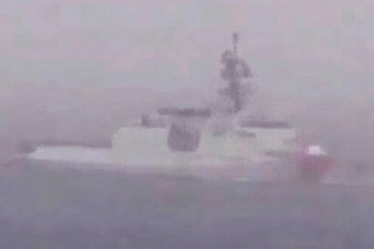 Tuần duyên Mỹ bám đuổi tàu dầu Nga trên biển