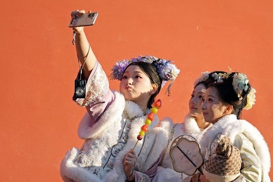 10 năm bỏ chính sách một con, tỷ lệ sinh ở Trung Quốc vẫn lao dốc