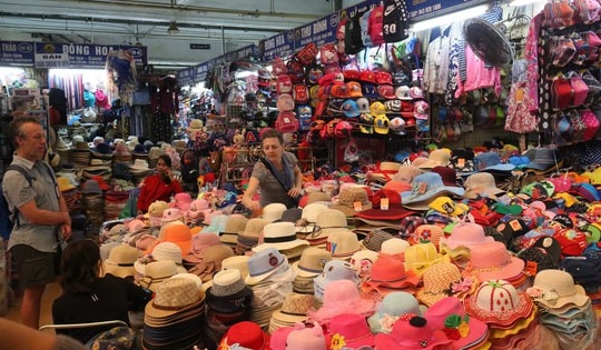 Chủ hộ kinh doanh có thể bố trí cha mẹ, anh chị em ruột làm kế toán