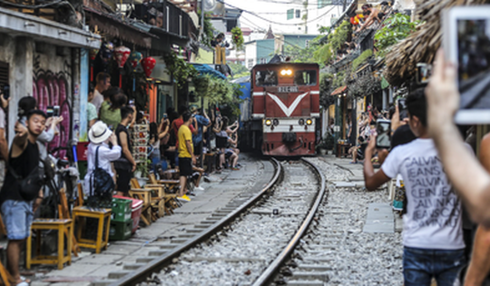 Đề xuất dừng chạy tàu qua "phố cà phê đường tàu"