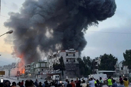 Israel tập kích địa điểm phóng tên lửa ở Gaza