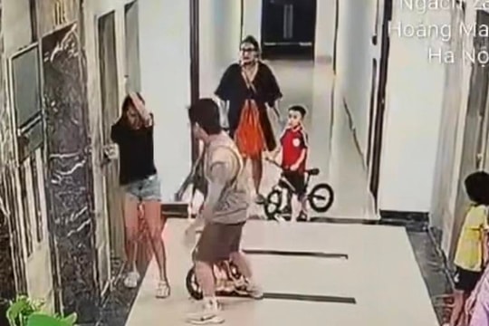 Luật sư nói về vụ đối tượng gây rối ở sảnh thang máy chung cư