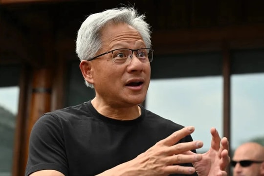 CEO Nvidia: Thợ điện, thợ mộc sắp đổi đời, thu nhập hàng tỷ đồng/năm