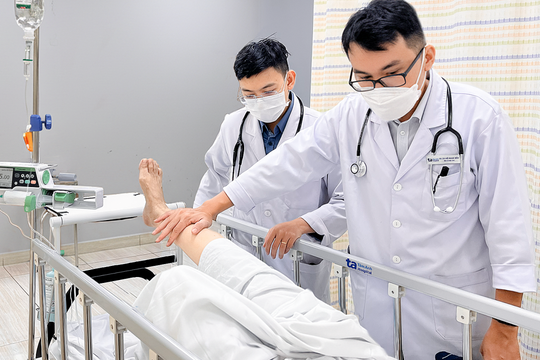 Tiêm thuốc tiêu sợi huyết kịp thời cứu người bệnh đột quỵ