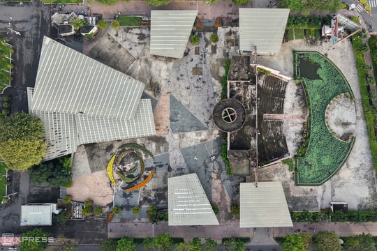 Hiện trạng sân khấu 10.000 m2 trung tâm TP HCM sẽ làm bãi xe metro