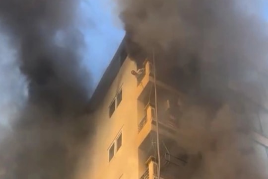 Hiện trường vụ cháy nhà 6 tầng ở Hà Đông