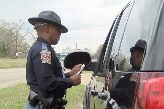 'Một lần bị cảnh sát Mỹ dừng xe trên cao tốc'