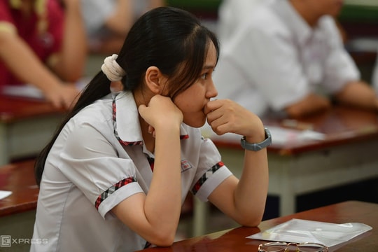 Hơn 50 đại học siết chặt hoặc dừng xét học bạ