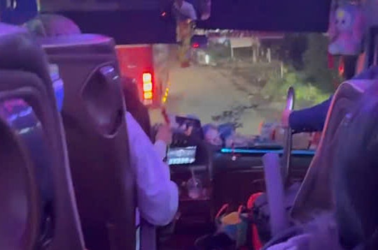 Tài xế rượt đuổi xe trên cao tốc TP HCM - Trung Lương khiến khách hoảng loạn