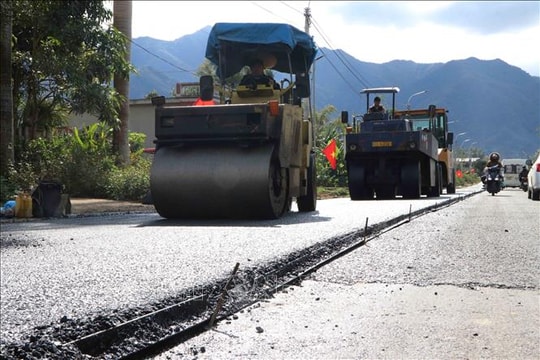 Vượt khó thi công trong giá rét, nước rút đưa dự án nâng cấp Quốc lộ 32 về đích trước Tết