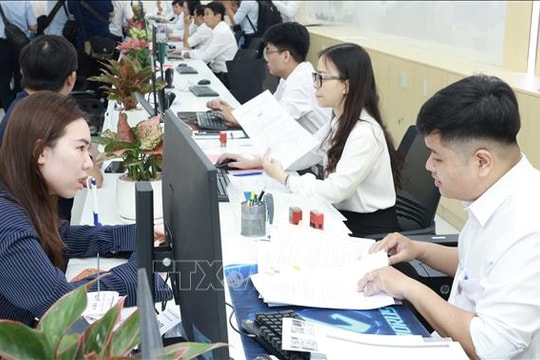 Tỷ lệ công chức xếp ngạch chuyên viên chính tại các bộ không được quá 50%