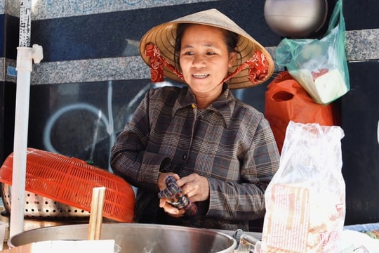 Hẻm ăn vặt Hai Bà Trưng nổi tiếng ở TPHCM đóng cửa sau 12 năm hoạt động