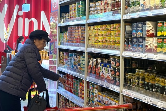 Nhiều người dùng vứt bỏ 'Đồ hộp Hạ Long'