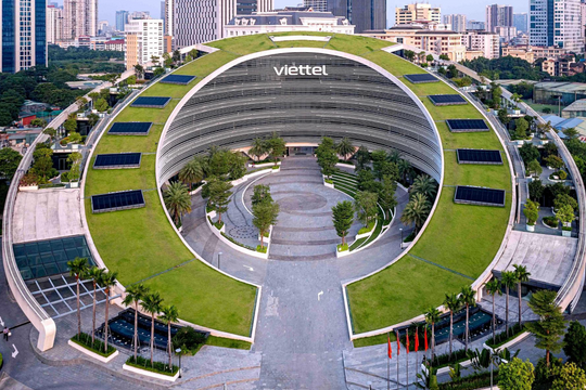 Viettel thu về hơn 220.000 tỷ đồng năm 2025