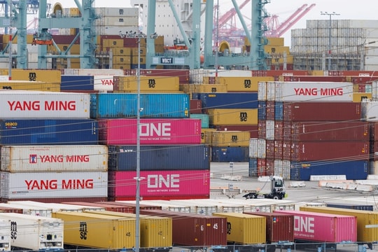 Thâm hụt thương mại của Mỹ thấp nhất 17 năm