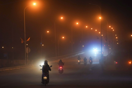 Nghịch nhiệt kết hợp ô nhiễm làm tăng nguy cơ đột quỵ đêm lạnh