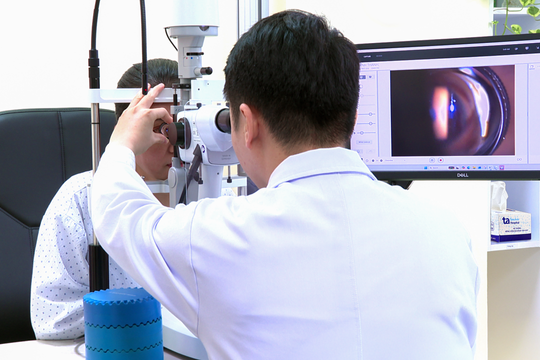 U hốc mắt chèn ép thần kinh gây mất thị lực