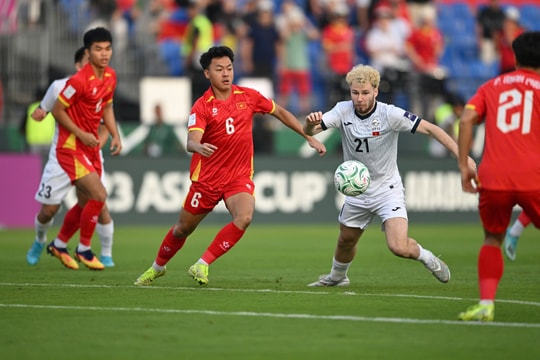 Việt Nam 1-1 Kyrgyzstan (H2): Murzakhmatov gỡ hòa