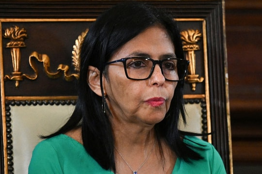 Tổng thống lâm thời Venezuela tuyên bố không bị khuất phục