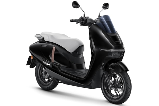 Honda UC3 - tân binh xe máy điện giá 4.200 USD